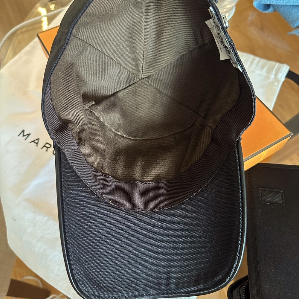 Hermes men’s black cap